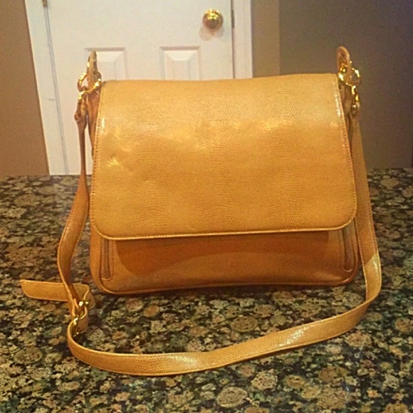 MEDALLION  Cute Crossbody Hand Bag w inside Wallet - Picture 6 of 8